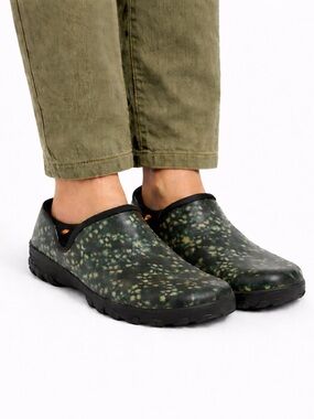 Size 8 Bogs Women’s Sauvie Waterproof Garden Rain Clog Shoes